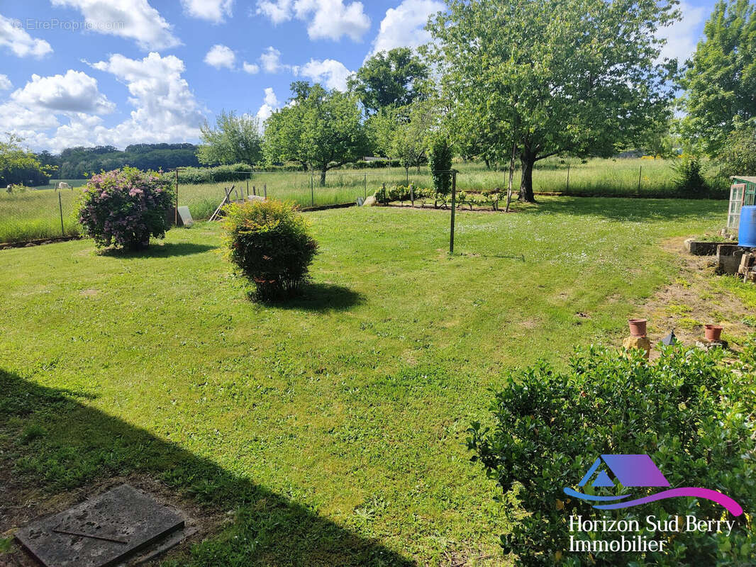 Jardin - Maison à BRIANTES