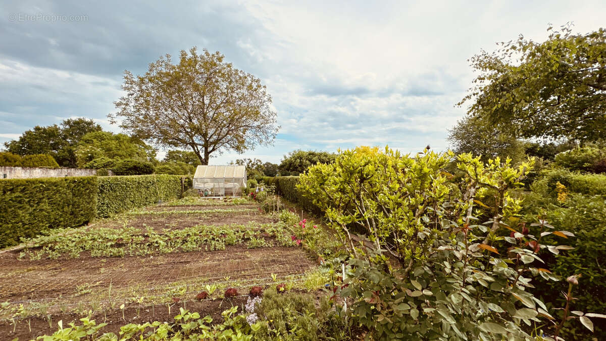 Charmante maison  au coeur de ROUVRAY avec dépendances en très bon état avec jardin d'env. 767 m2 346  500 €. - photo 40