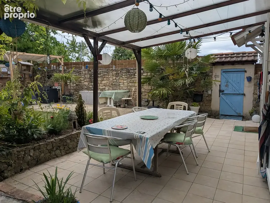 Maison proche de Figeac avec dépendances sur grand terrain - photo 2