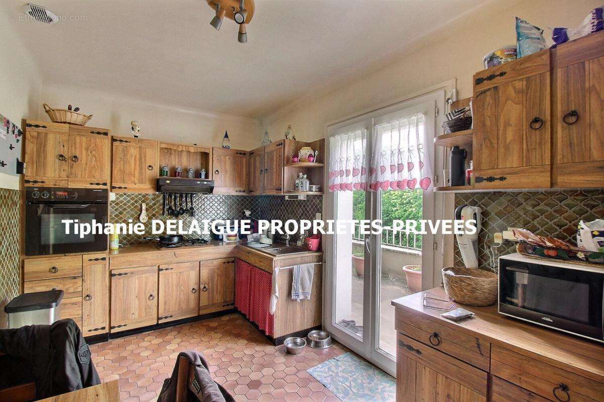 Maison Le Chambon Feugerolles d'environ 170m²  habitable et 150m² de sous-sol  3 chambre(469m² de terrain) - photo 5