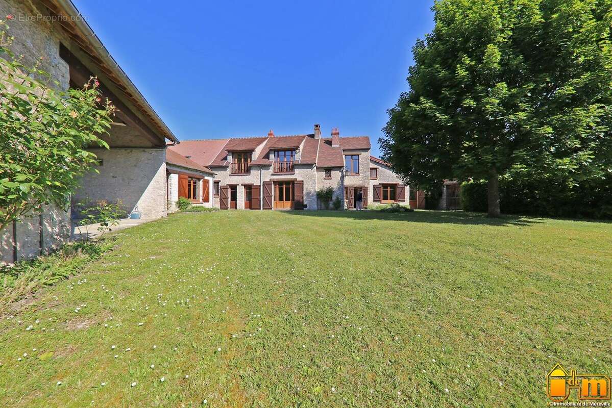 Maison à MEREVILLE