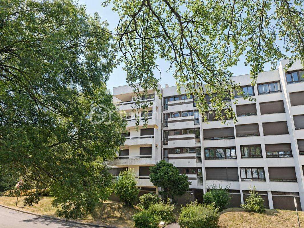 Les ulis – 3 pièces au dernier étage, loggia, vue dégagée et parking - photo 16