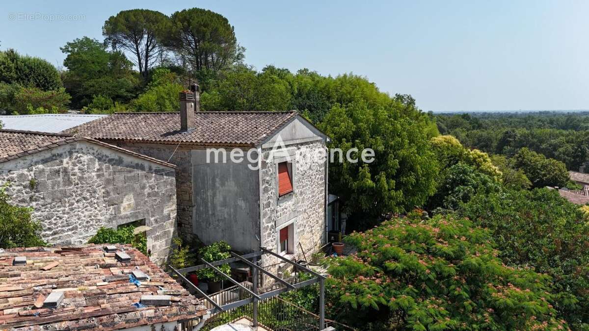 Ensemble immobilier de plus de 250m² - photo 2