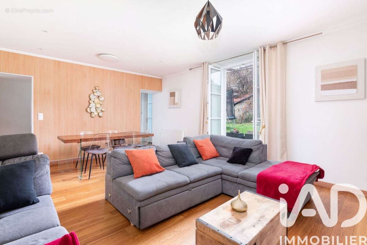 Photo 5 - Appartement à NEUVILLE-SUR-SAONE