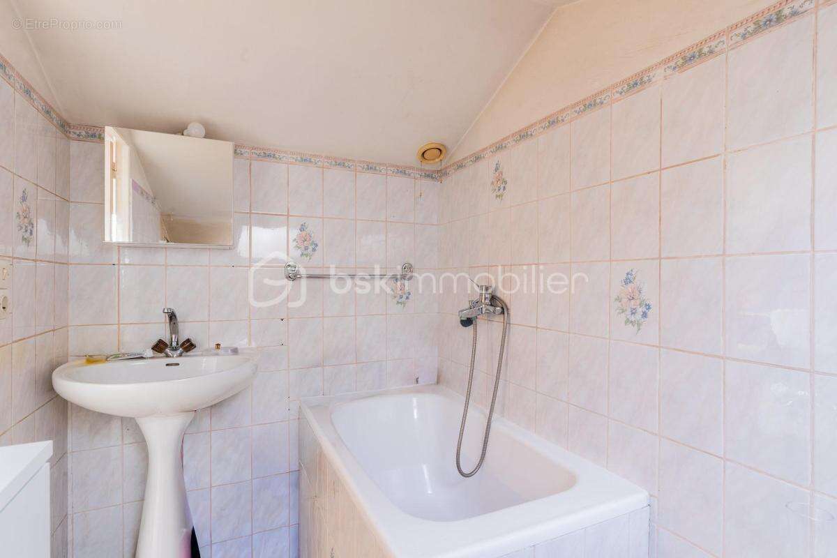 Appartement à PARAY-VIEILLE-POSTE