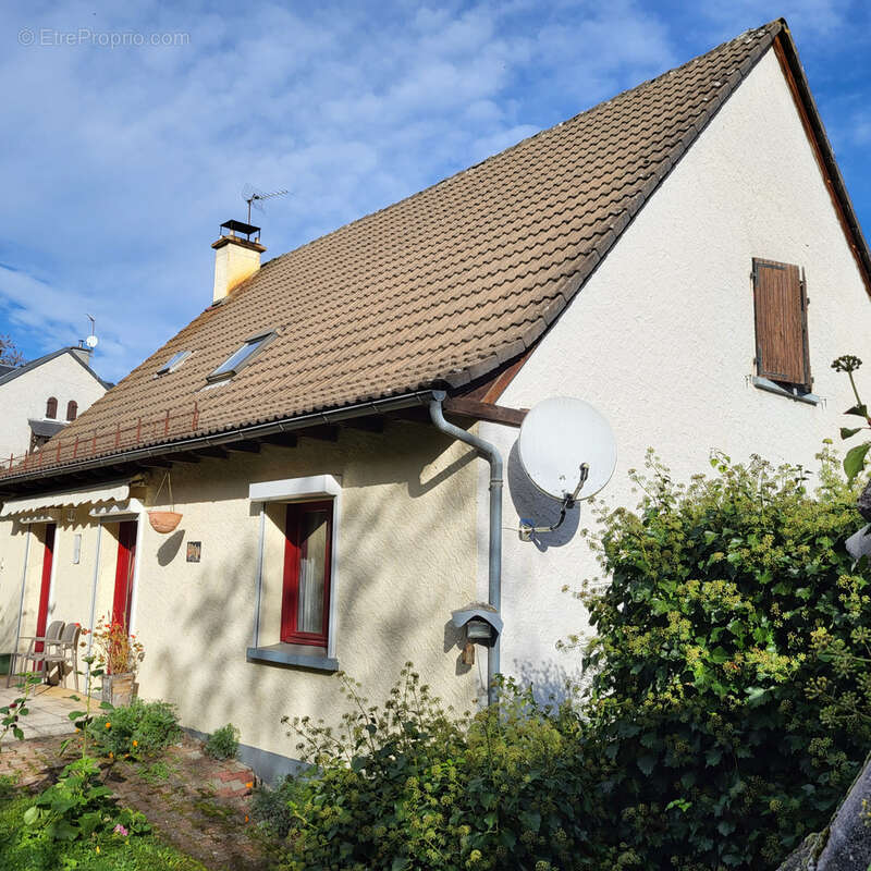 Maison à RIOM-ES-MONTAGNES