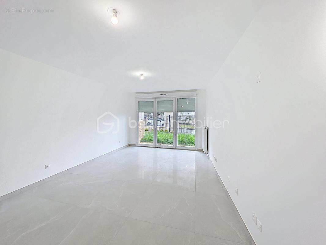 Appartement à COMBS-LA-VILLE