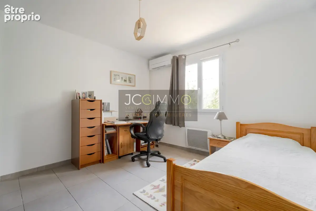 Villa de plain-pied 115m2 - 4 chambres, piscine et garage ! - photo 9