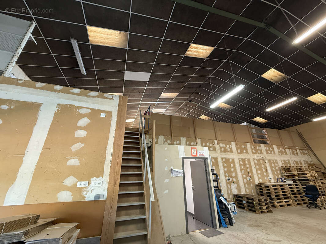 Commerce à SARLAT-LA-CANEDA