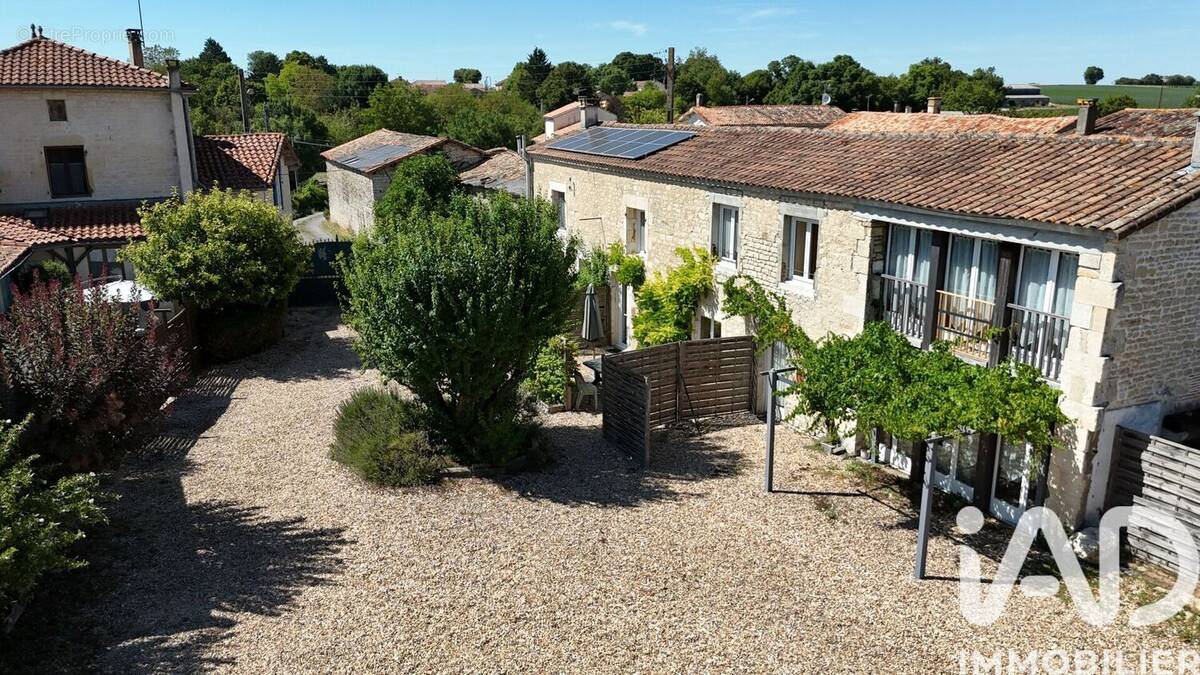Photo 1 - Maison à SOUVIGNE