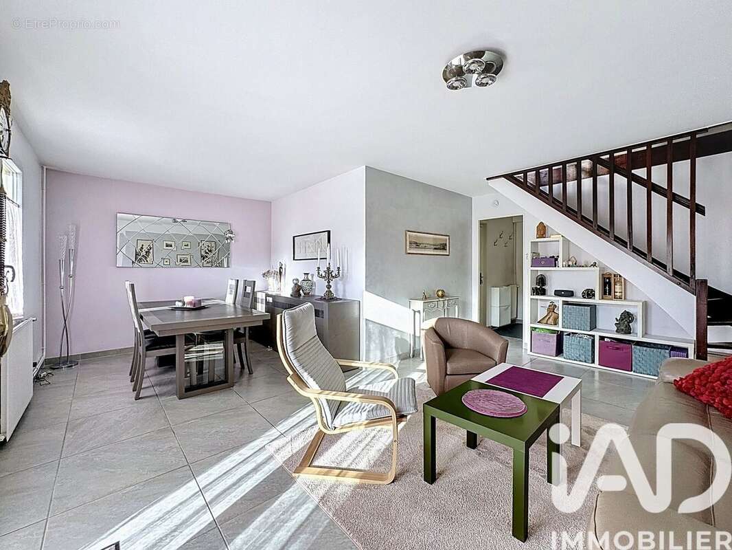 Photo 2 - Maison à VERT-SAINT-DENIS