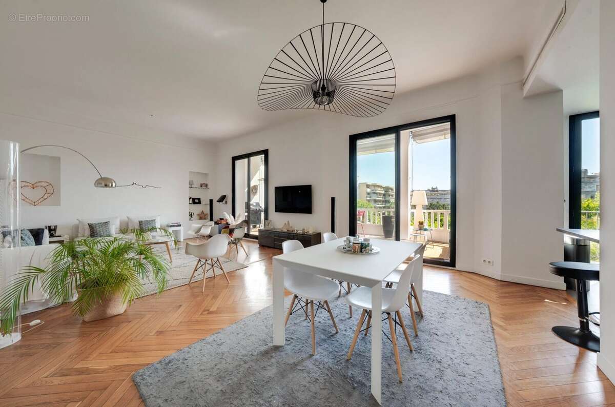 Appartement à MARSEILLE-8E