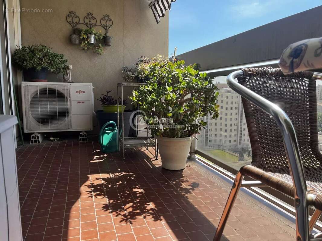 Appartement à MARSEILLE-1E