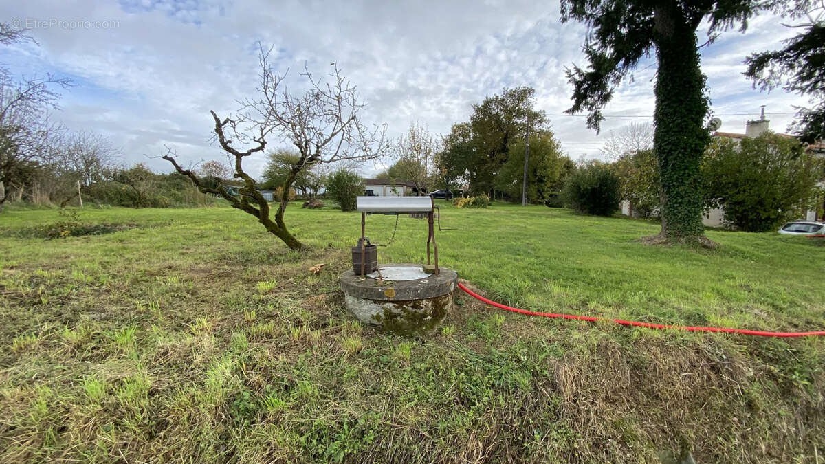 Maison à MONTOURNAIS