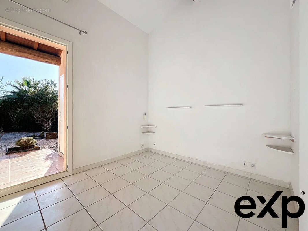 Maison à ROQUEBRUNE-SUR-ARGENS