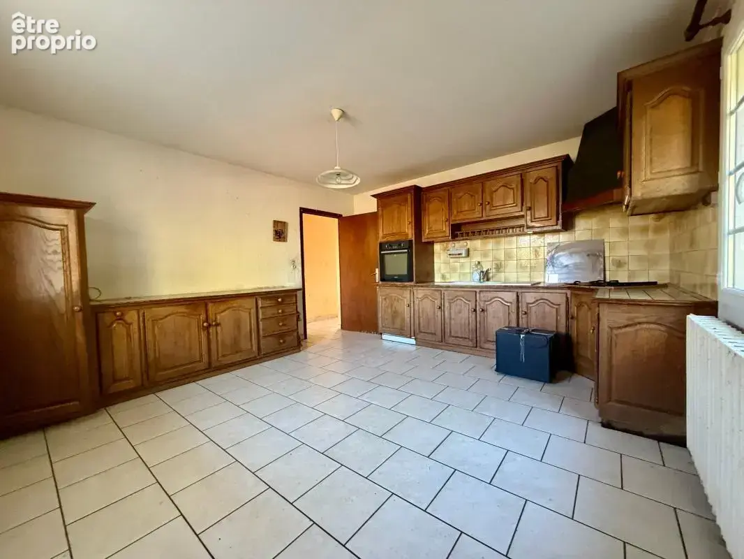 Maison de plain-pied sur 5,6 ha de prairies – vue dégagée – dépendances - photo 9