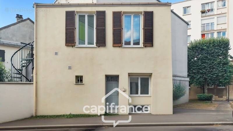 Maison à MONTREUIL