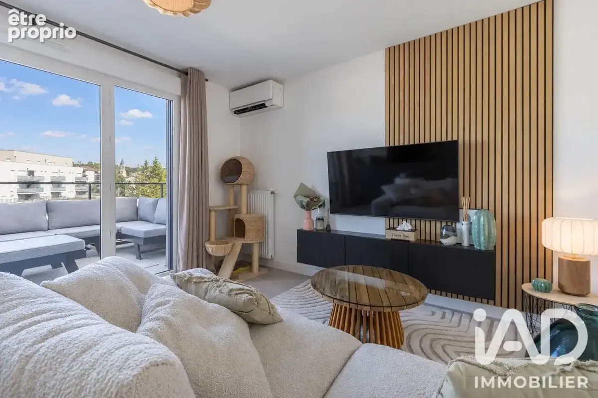 Photo 1 - Appartement à PIERRE-BENITE