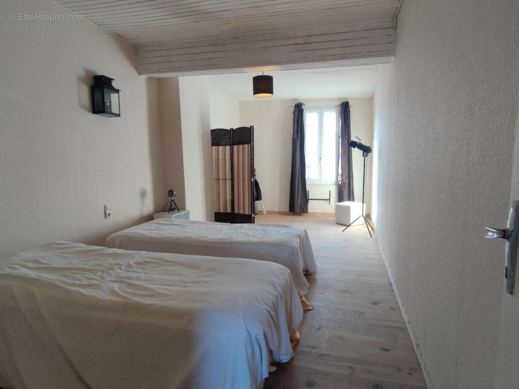 Maison à L'AIGUILLON