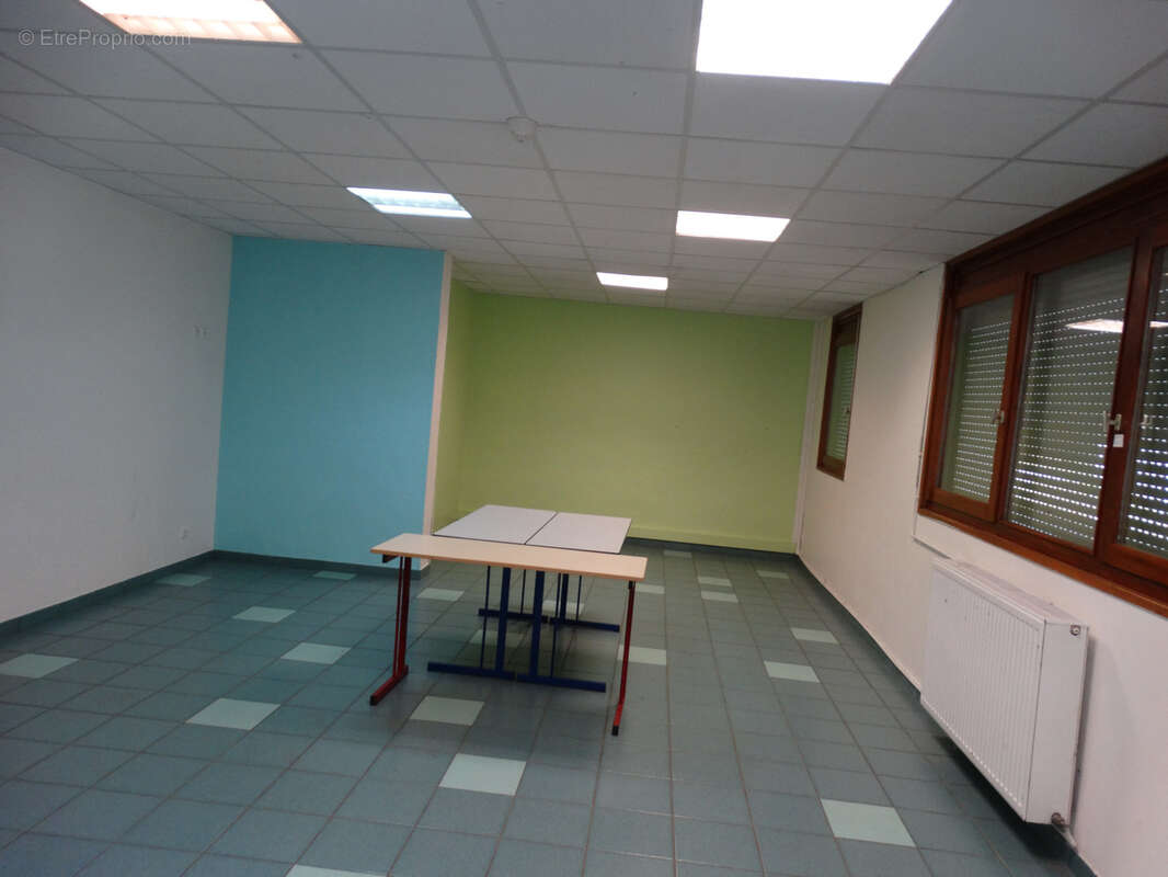 Commerce à LAVALDENS