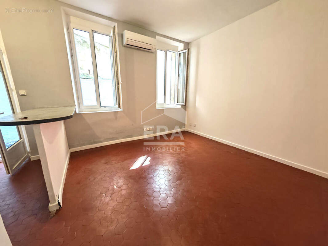 Appartement à MARSEILLE-5E