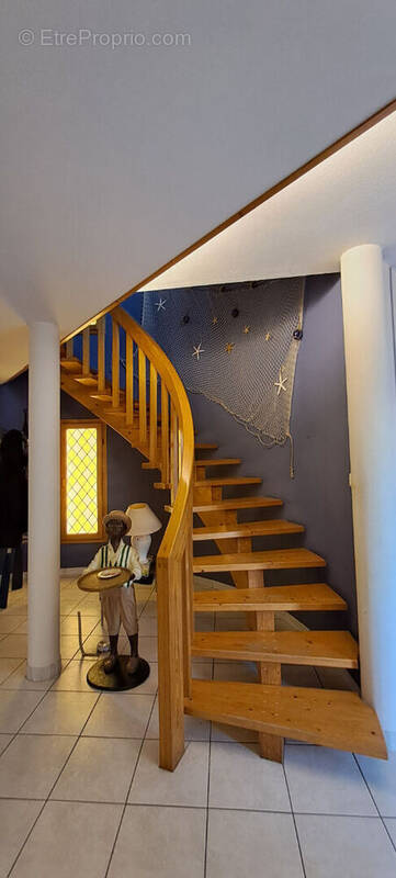 Maison à SAINT-MACAIRE-EN-MAUGES