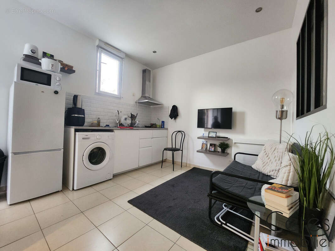 Commerce à ROMAINVILLE