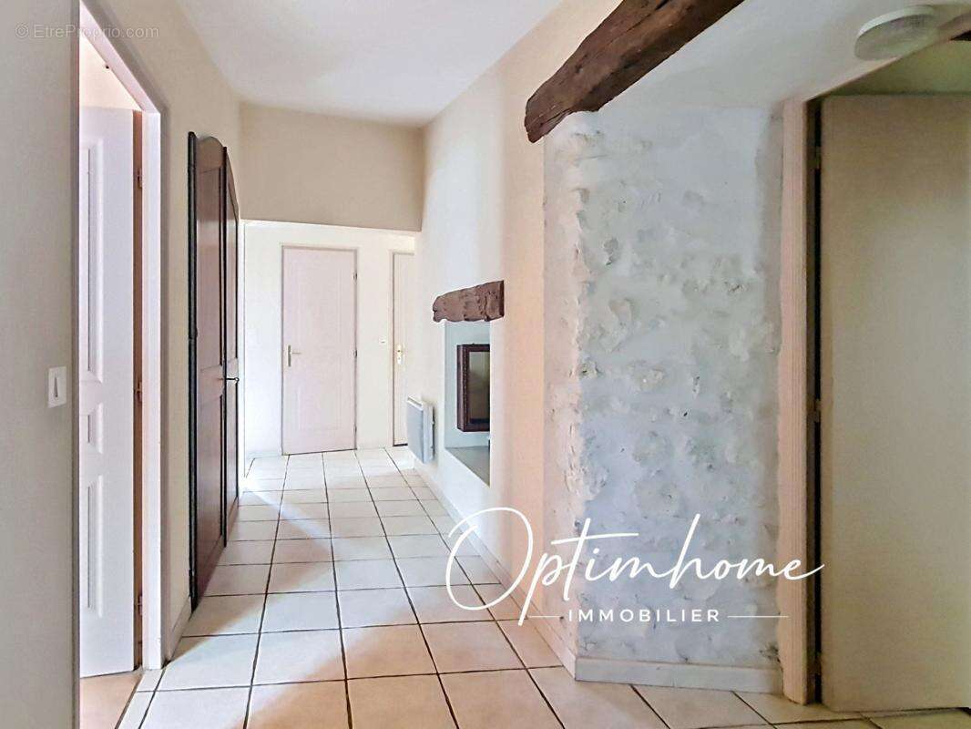 Maison de 223 m² avec vue dominante - photo 12