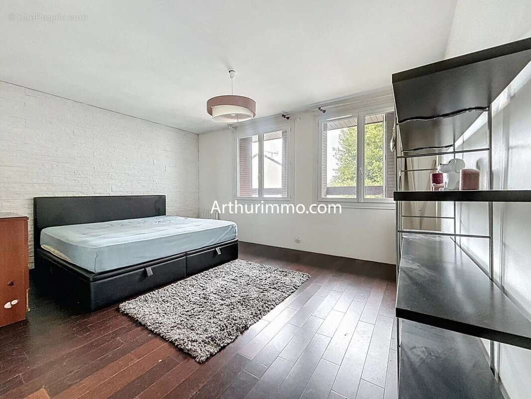 Maison à LIMEIL-BREVANNES