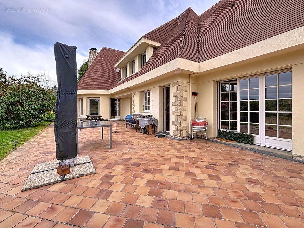 Maison à SAINT-CYR-DU-RONCERAY