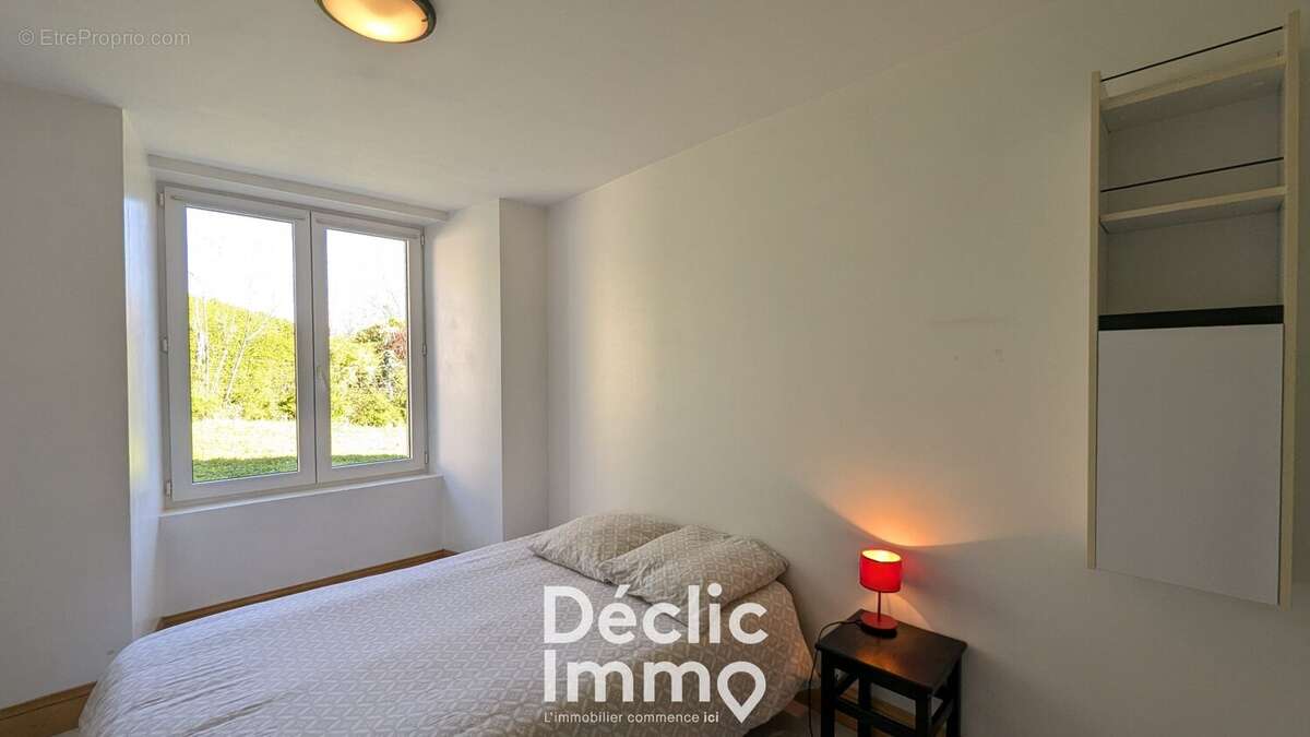 Maison à VILLEBOIS-LAVALETTE