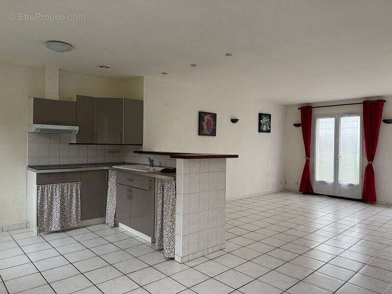 Maison 85 m² à Paron  - photo 2