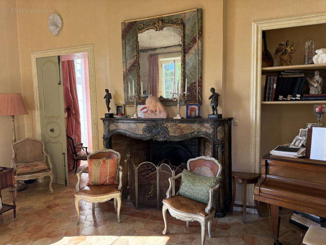 Maison à VIC-FEZENSAC