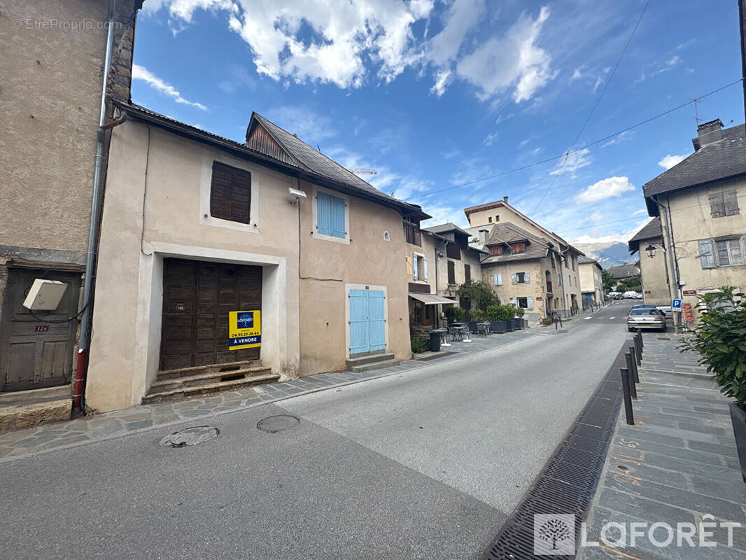 Maison à CROTS