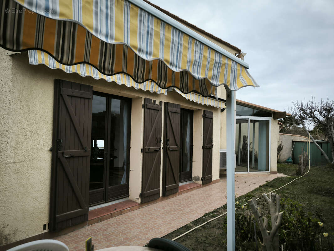 Maison à SAINT-LAURENT-DE-LA-SALANQUE