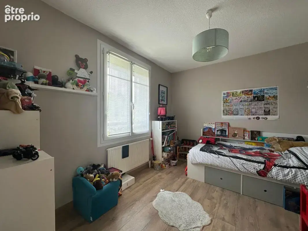 À Vendre - Rumilly (74150) - Maison avec garage et jardin - photo 7