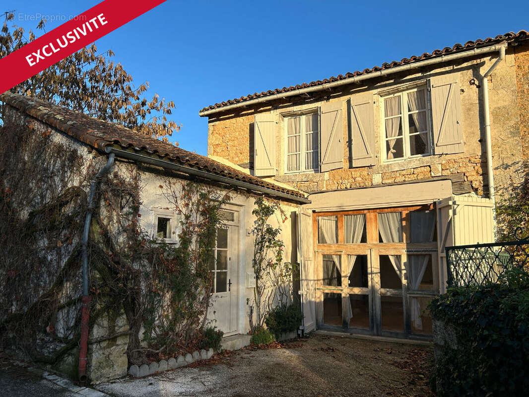 Maison à NANTEUIL-EN-VALLEE