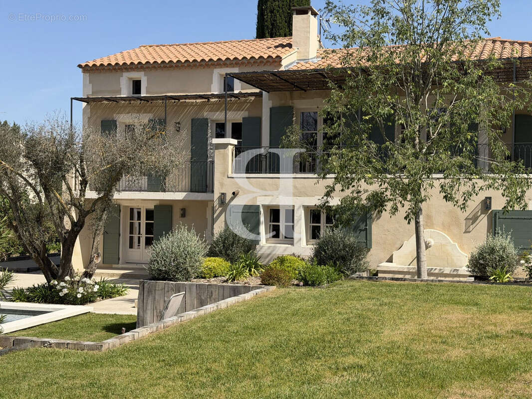 Maison à FONTVIEILLE