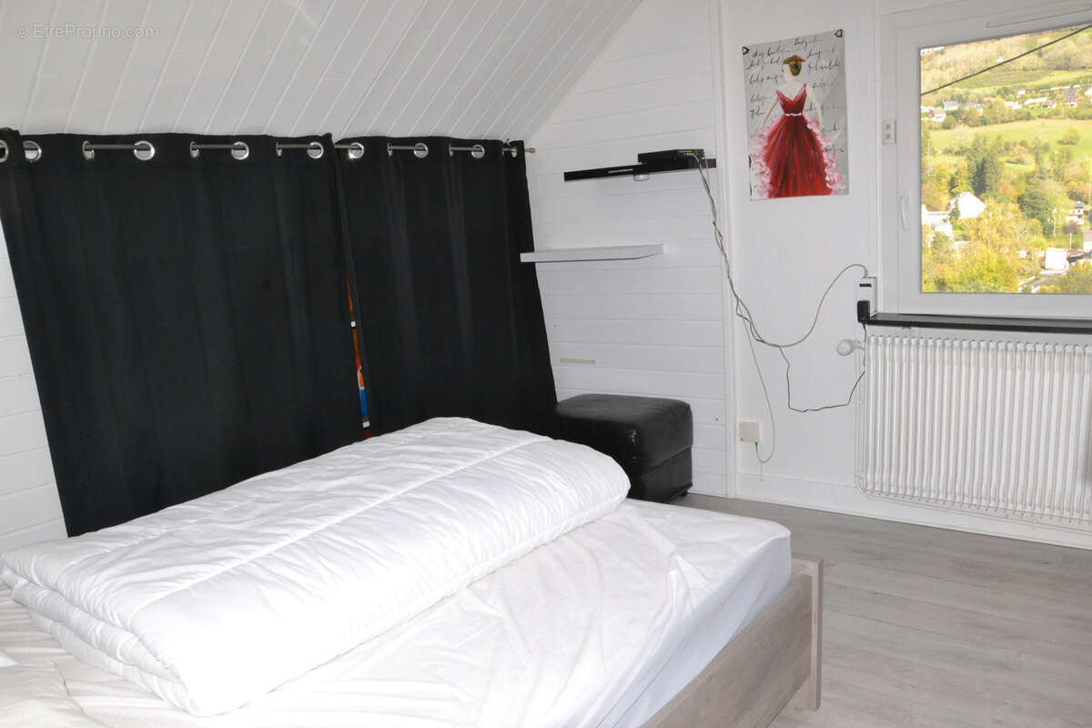 Belle maison rénovée de 136 m2 au calme et divisée en 3 appartements - photo 7