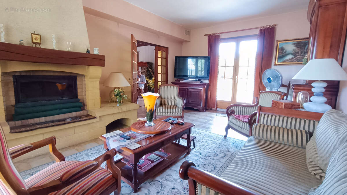 Elégante maison dans un beau cadre de vie. - photo 6