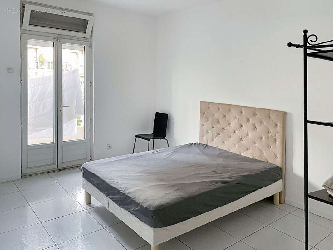 Appartement à MARSEILLE-4E