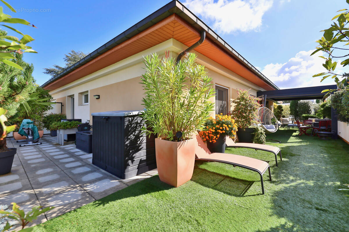 Appartement à TASSIN-LA-DEMI-LUNE