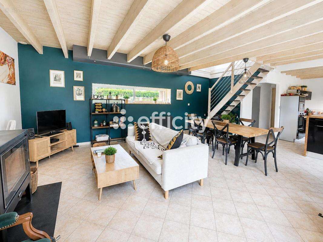 Maison 175 m² à Baulon  - photo 4