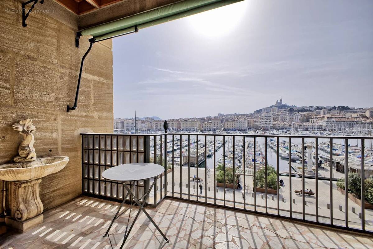 Appartement à MARSEILLE-2E