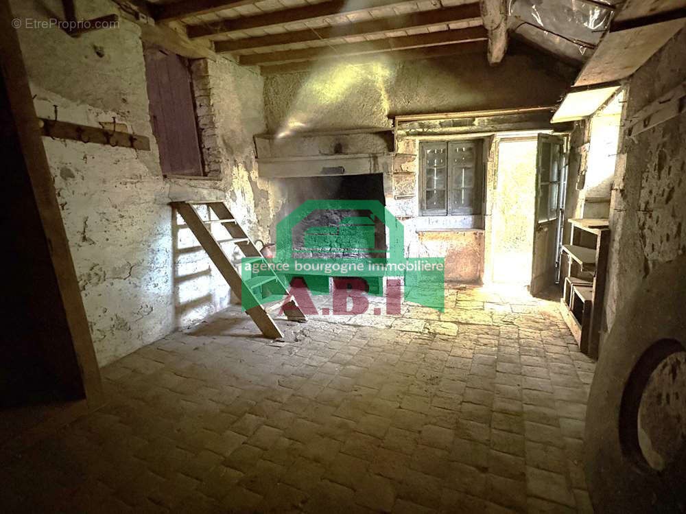 58, à 10mns Clamecy dans le charmant village de Asnois Propriété en pierre de pays avec dépendances sur 510m2 - photo 12