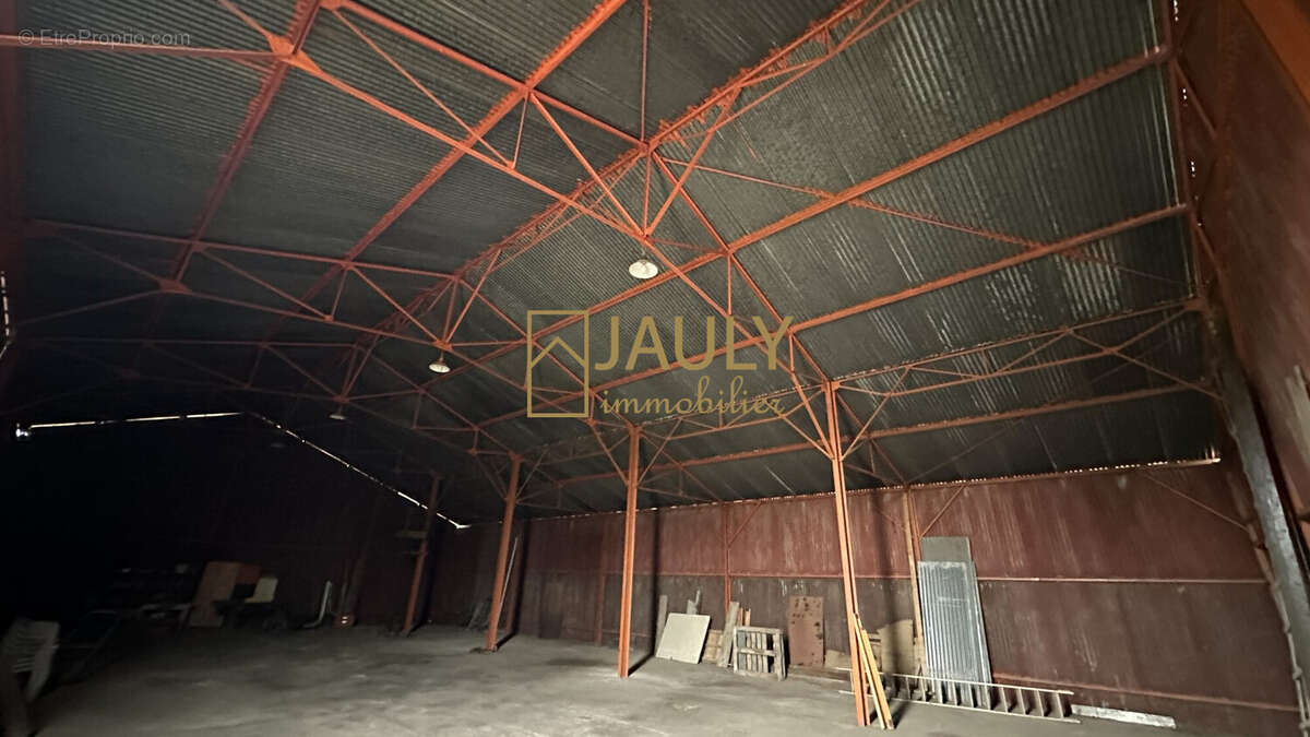 Commerce 360 m² à Meaux  - photo 6