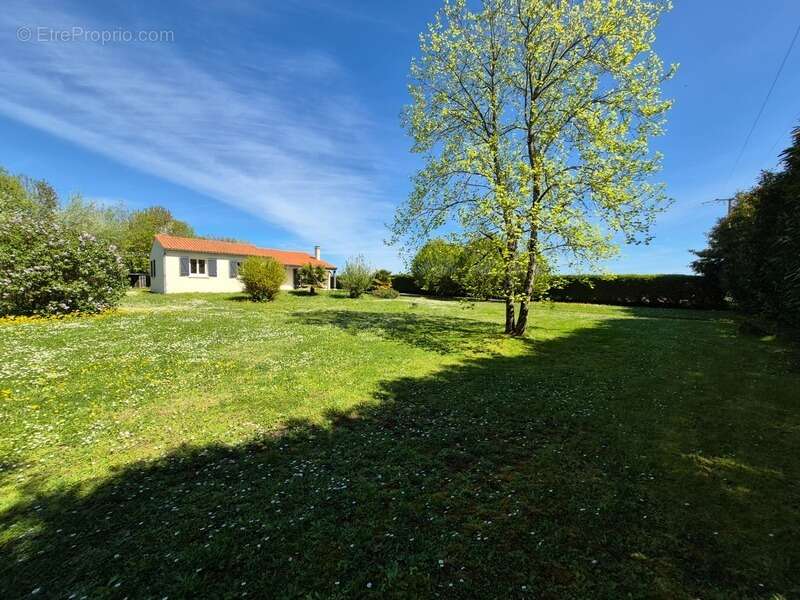 Maison à TONNAY-BOUTONNE