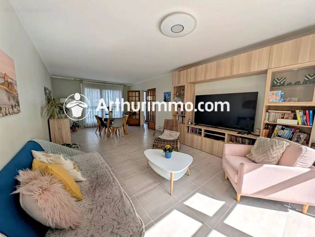 Maison à SAVIGNY-LE-TEMPLE