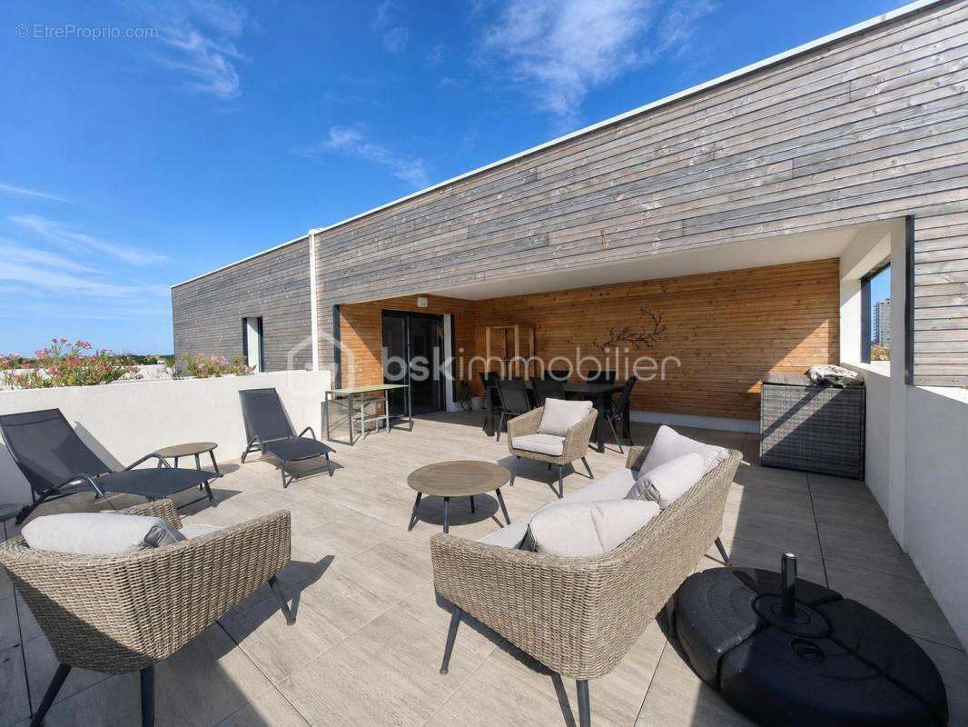 Dernier étage • duplex 113 m² • terrasse 43 m² sans vis-à-vis • vue mer & canigou • piscine • 500 m de la plage - photo 4