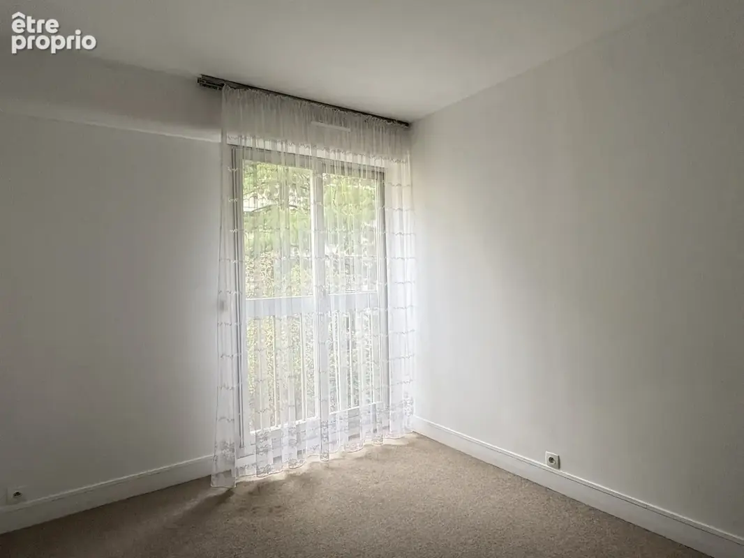 APPARTEMENT 2 PIECES dans Résidence sécurisée avec jardin, proche du Bois de Vincennes - photo 12